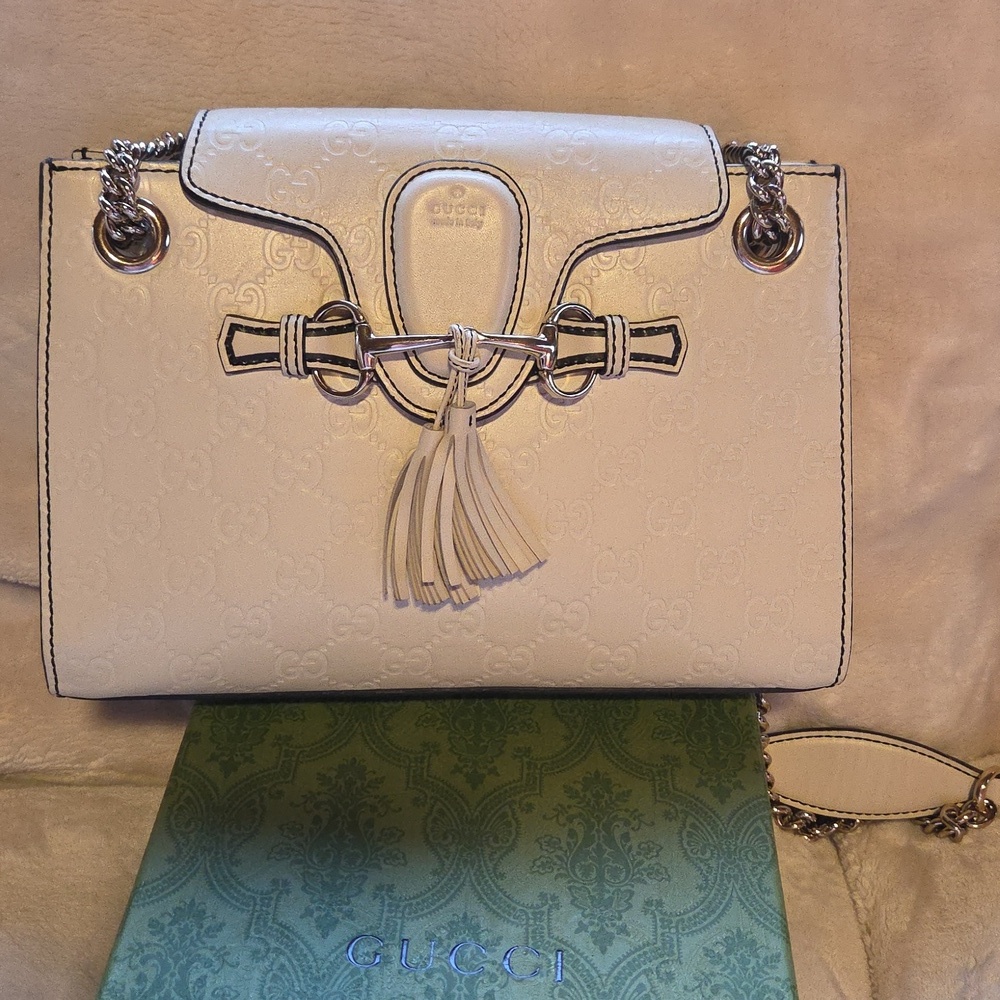 Gucci‎ Silvie White Shoulder Bag with Silver Accents - Picture 3 of 10